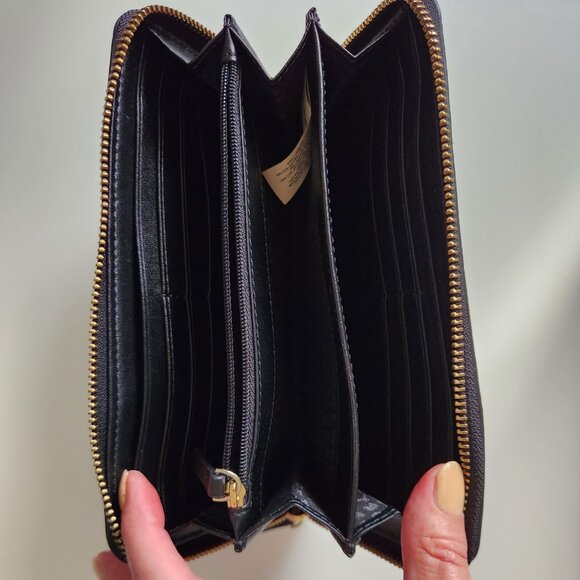 KATE SPADE NEW YORK PUBBLED BLACK AND PURPLE COW LEATHER ZIP AROUND WALLET - Picture 4 of 5